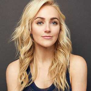 image of Betsy Wolfe