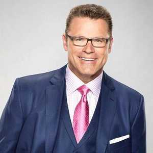 image of Howie Long