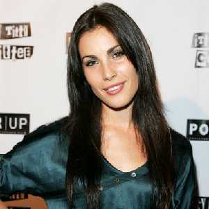 image of Carly Pope