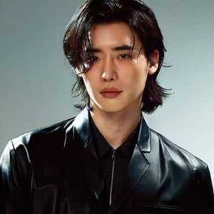 image of Jongsuk Lee