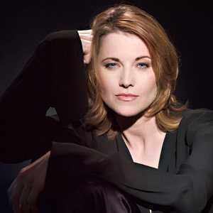 image of Lucy Lawless